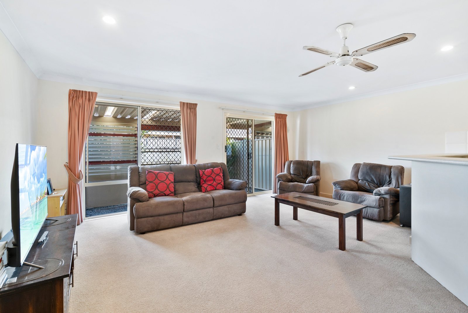 9/7 Advocate Place BANORA POINT 2