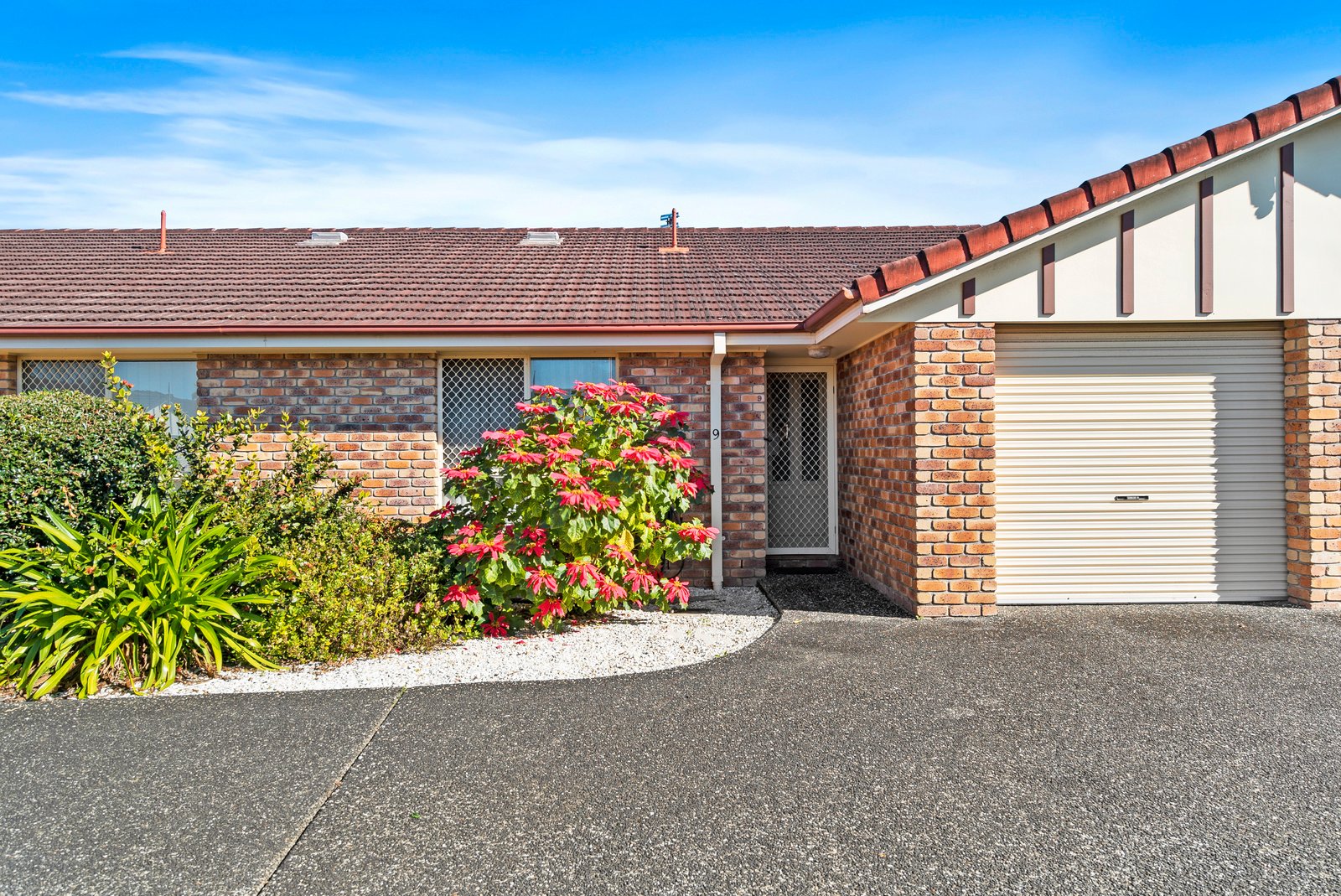 9/7 Advocate Place BANORA POINT 8