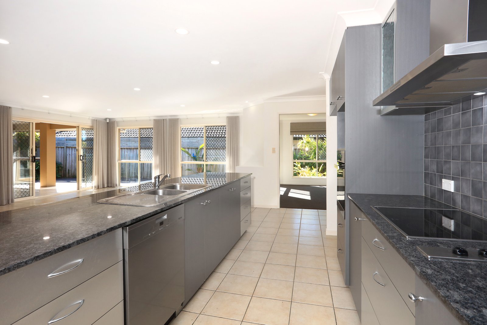 97 Crestwood Drive MOLENDINAR 4