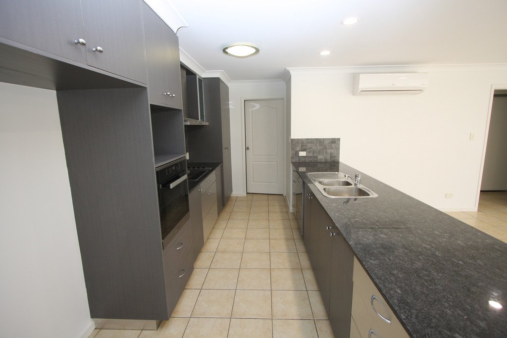 97 Crestwood Drive MOLENDINAR 4