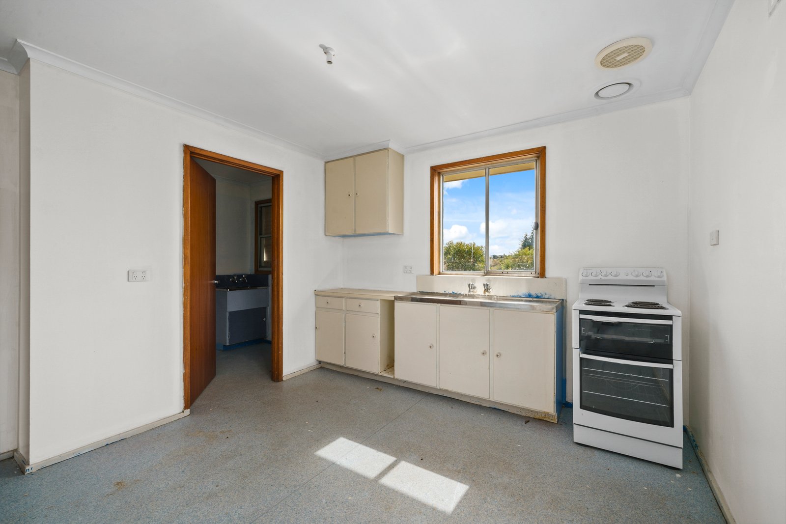 97 Fisher Drive HERDSMANS COVE 7