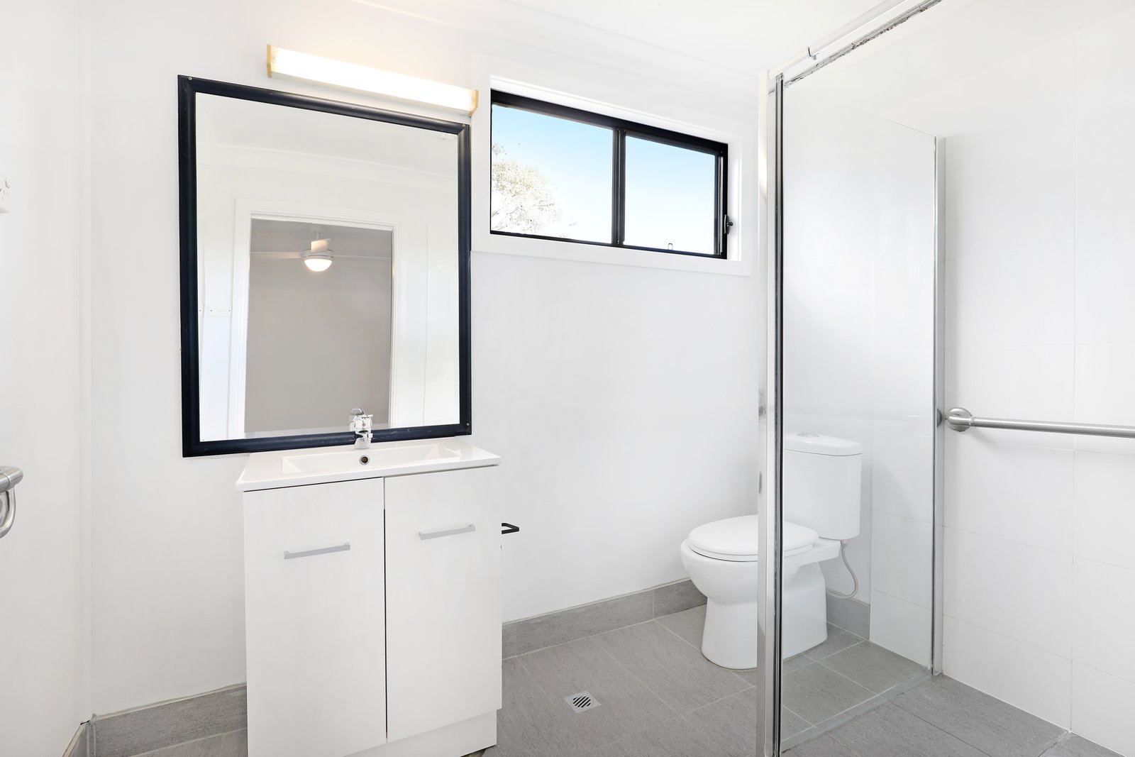 97 Lakelands Drive DAPTO 8