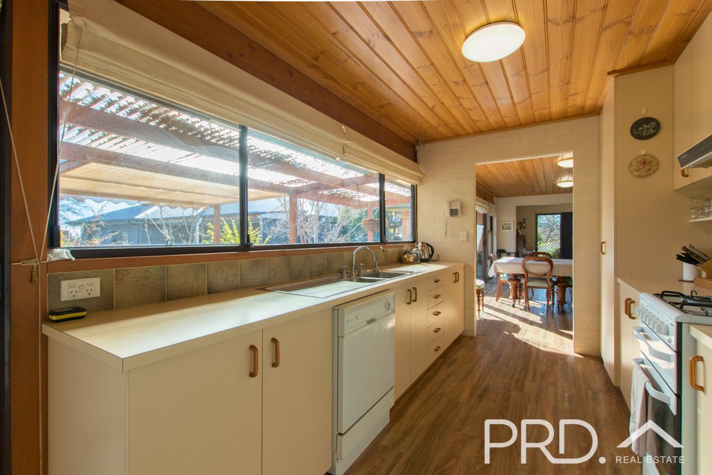 97 Lambie Street TUMUT 5