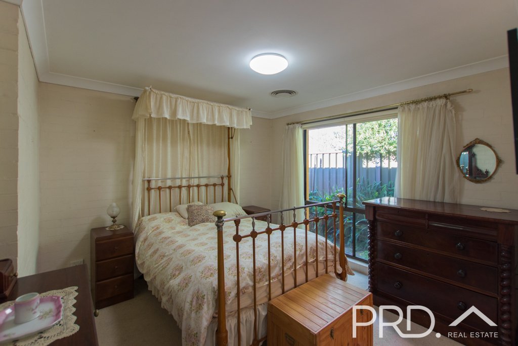 97 Lambie Street TUMUT 8