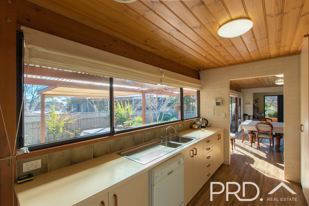 97 Lambie Street TUMUT 13