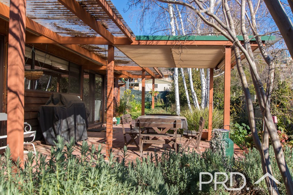 97 Lambie Street TUMUT 14