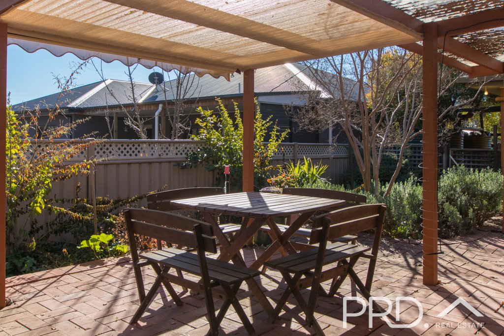 97 Lambie Street TUMUT 15