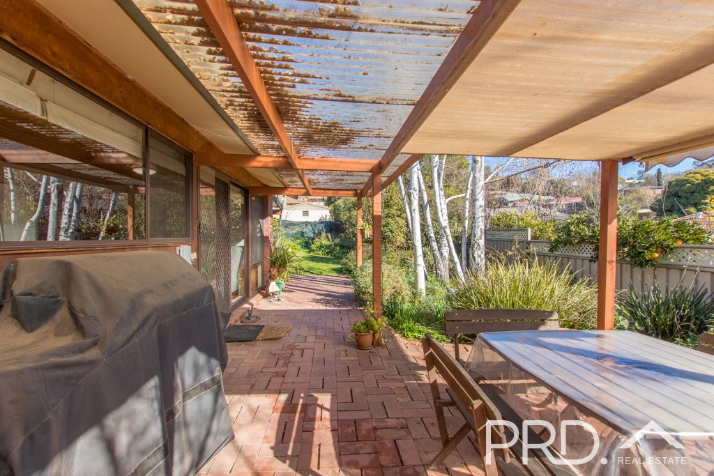 97 Lambie Street TUMUT 16