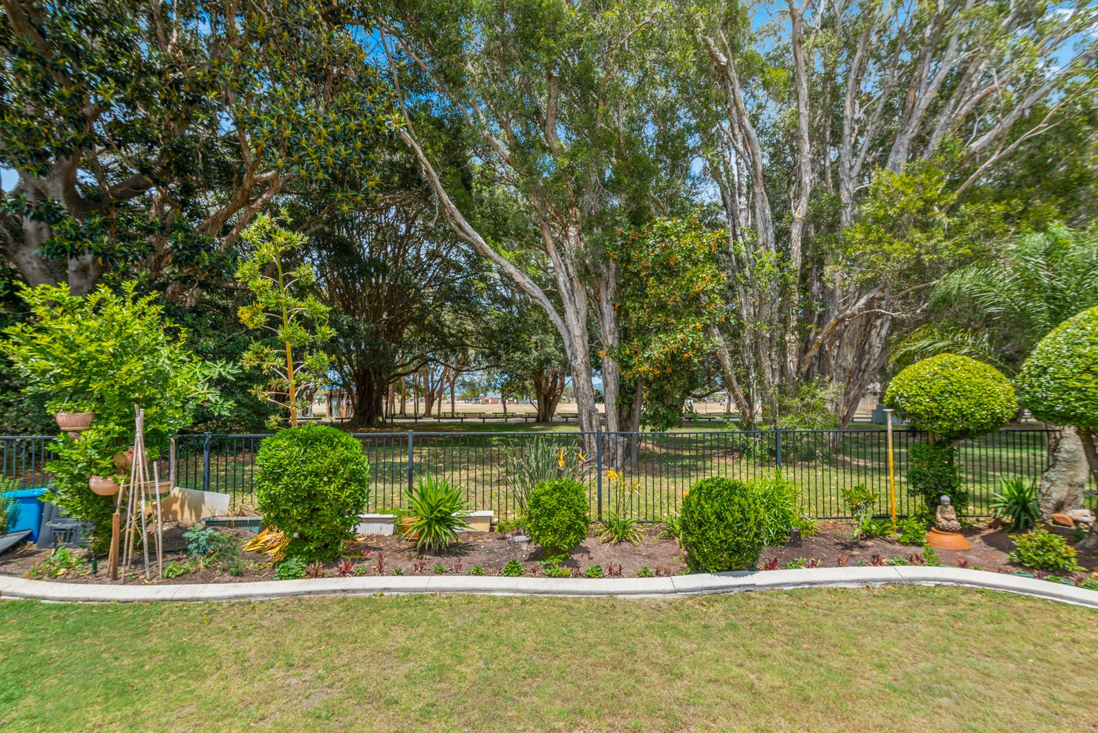 97 Mallawa Drive PALM BEACH 14