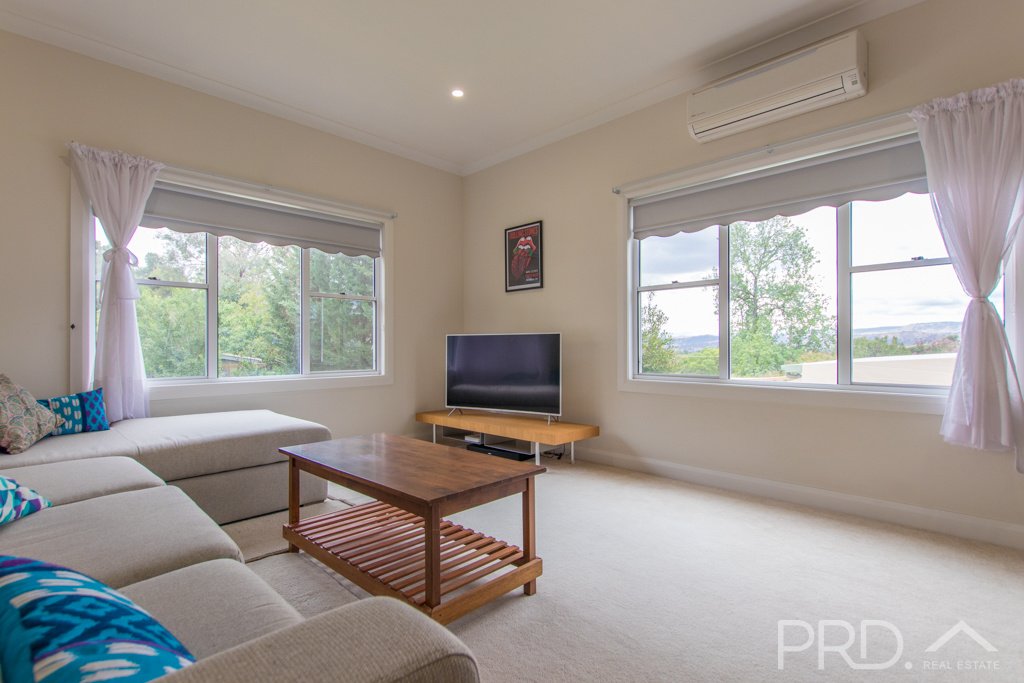 97 Merivale Street TUMUT 8