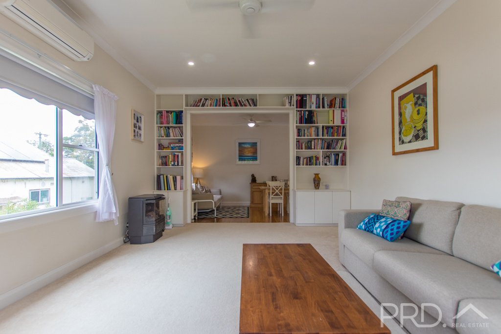 97 Merivale Street TUMUT 9