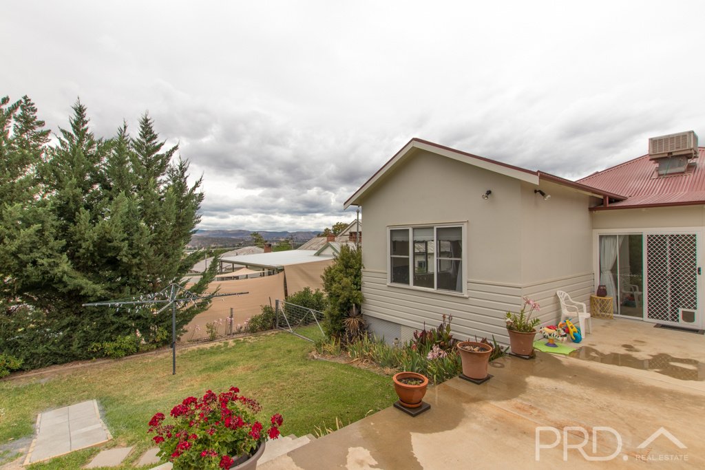 97 Merivale Street TUMUT 17