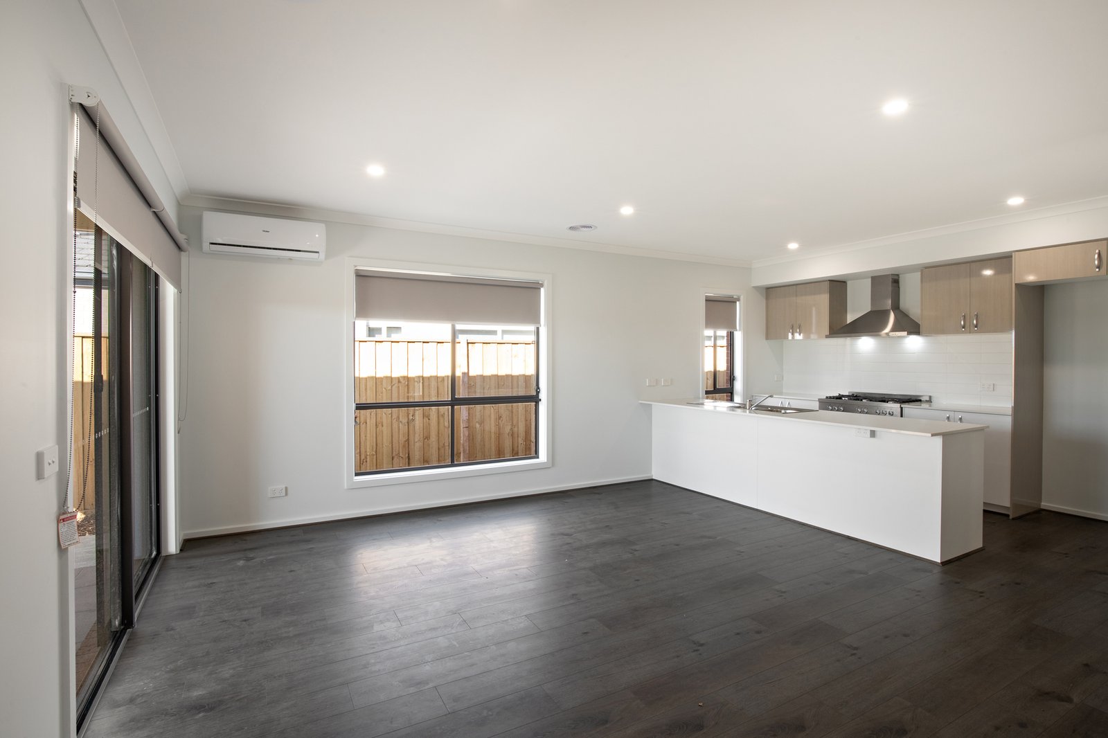 Gallery: 97 Presentation Boulevard