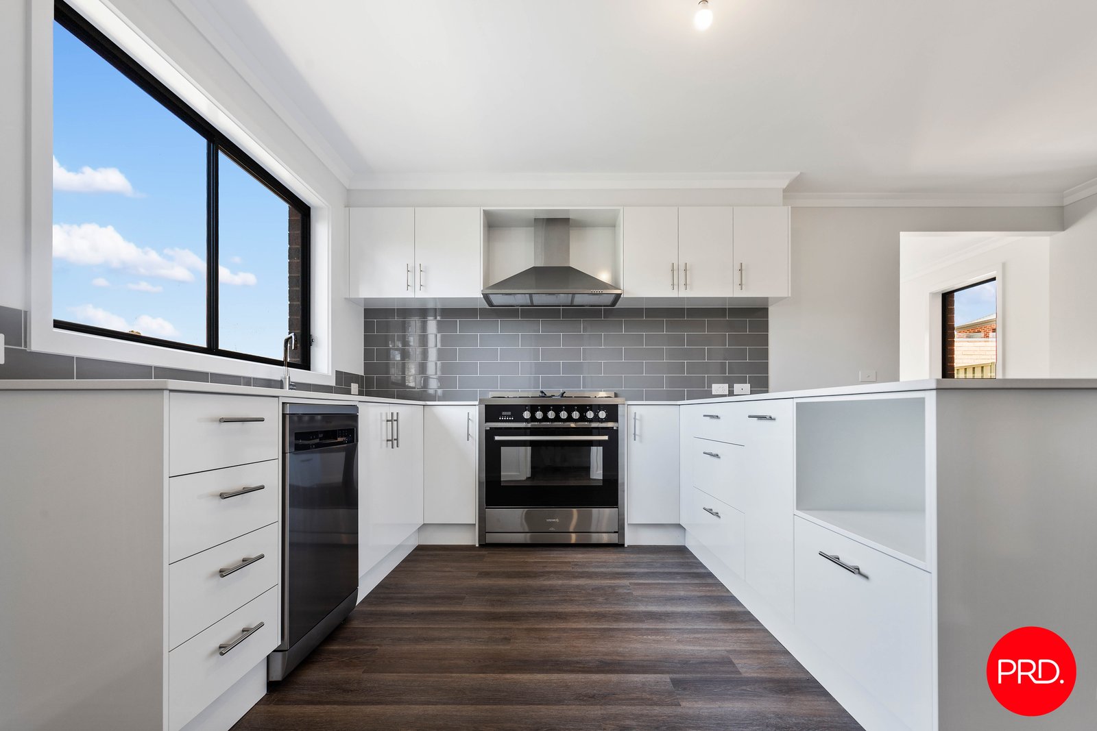 9/7 Rosemont Crescent KENNINGTON 2