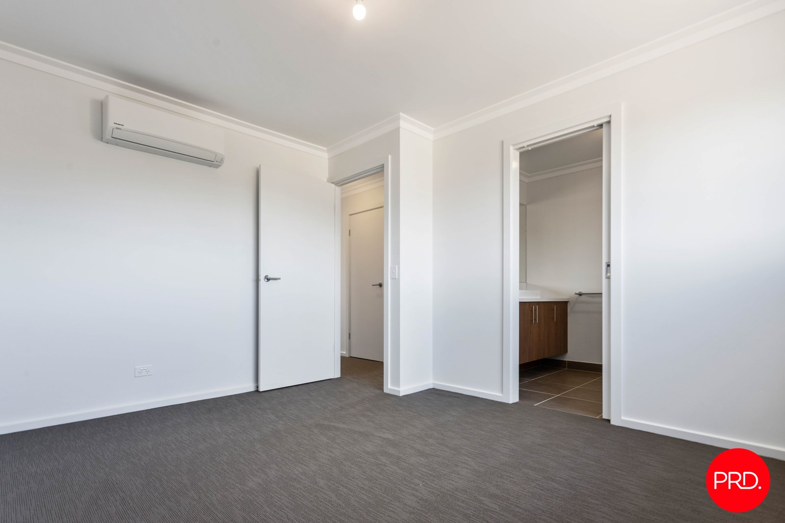 9/7 Rosemont Crescent KENNINGTON 5