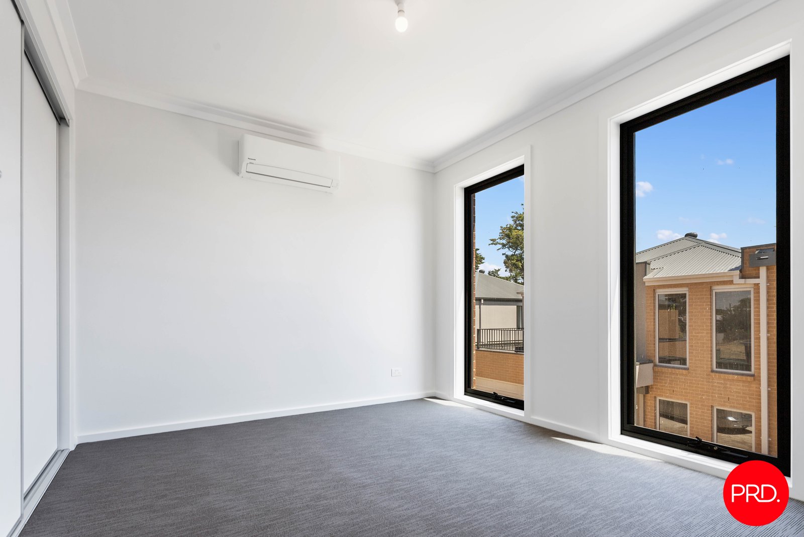9/7 Rosemont Crescent KENNINGTON 7