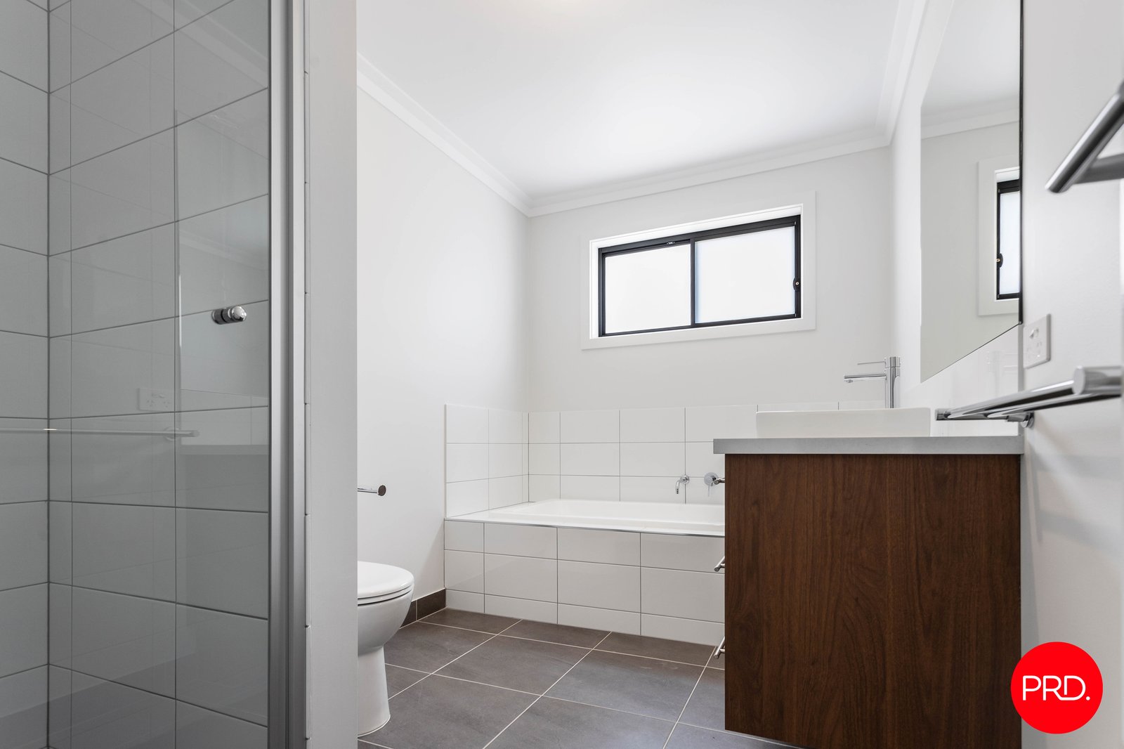 9/7 Rosemont Crescent KENNINGTON 9