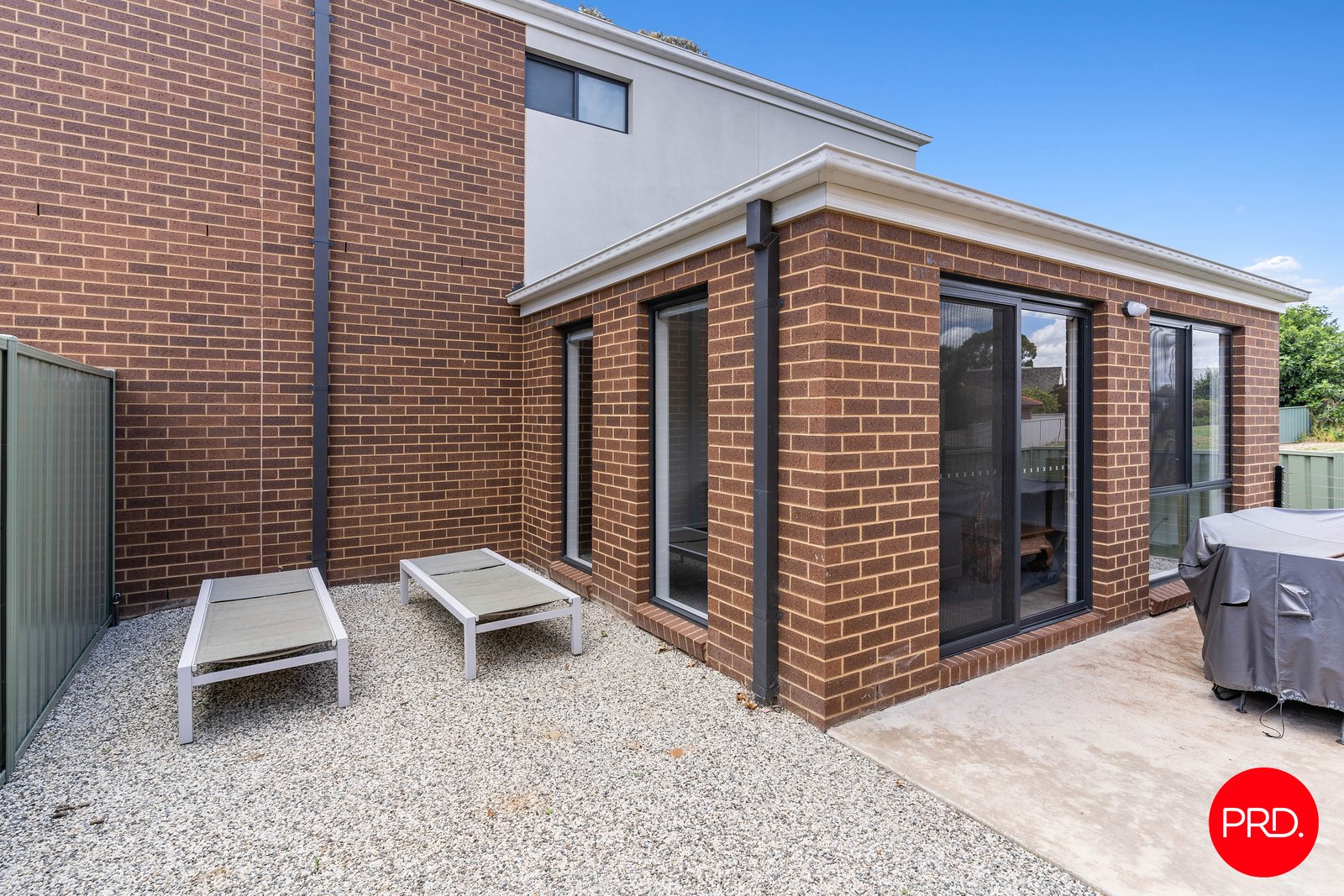 9/7 Rosemont Crescent KENNINGTON 13