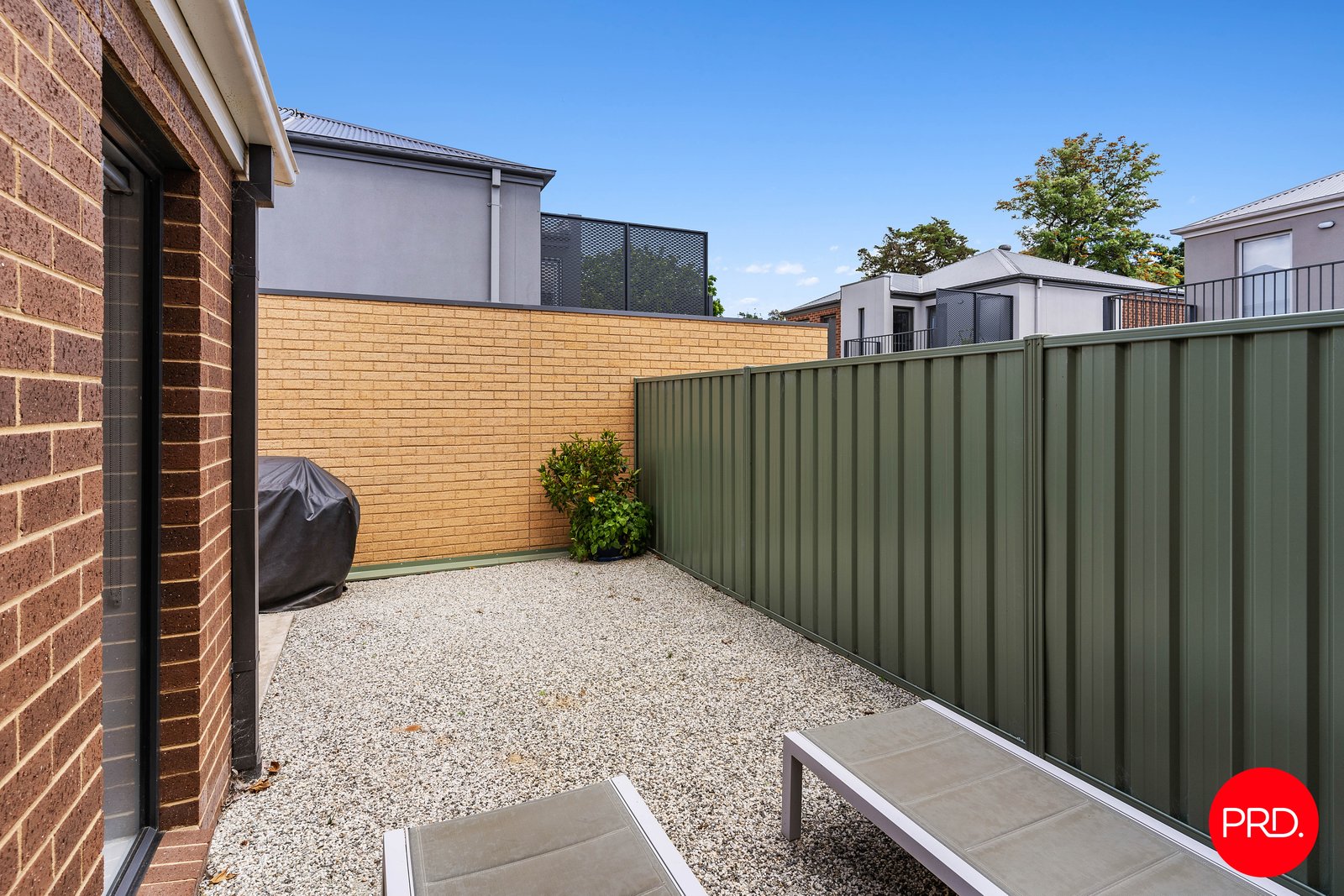 9/7 Rosemont Crescent KENNINGTON 14