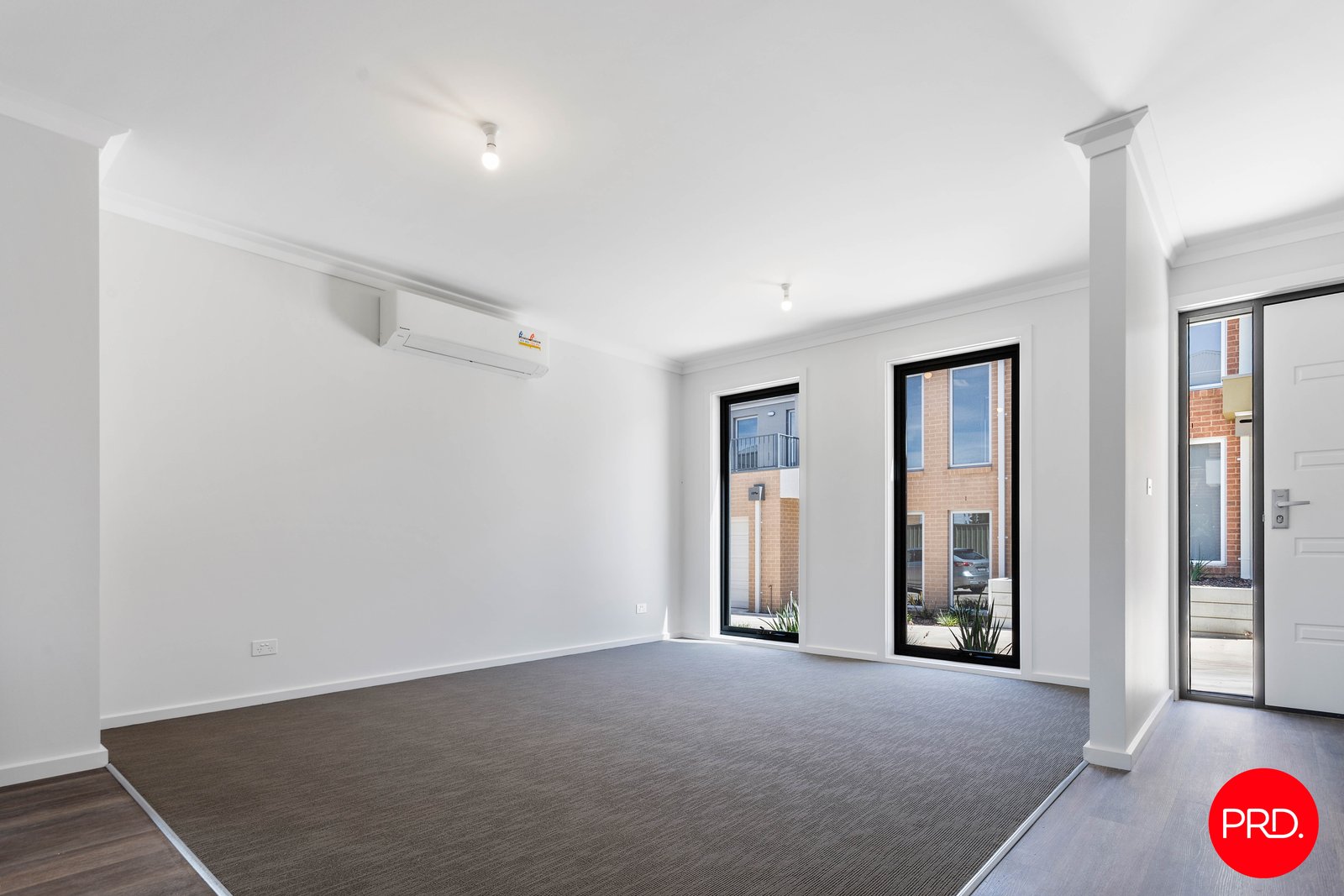 9/7 Rosemont Crescent KENNINGTON 15