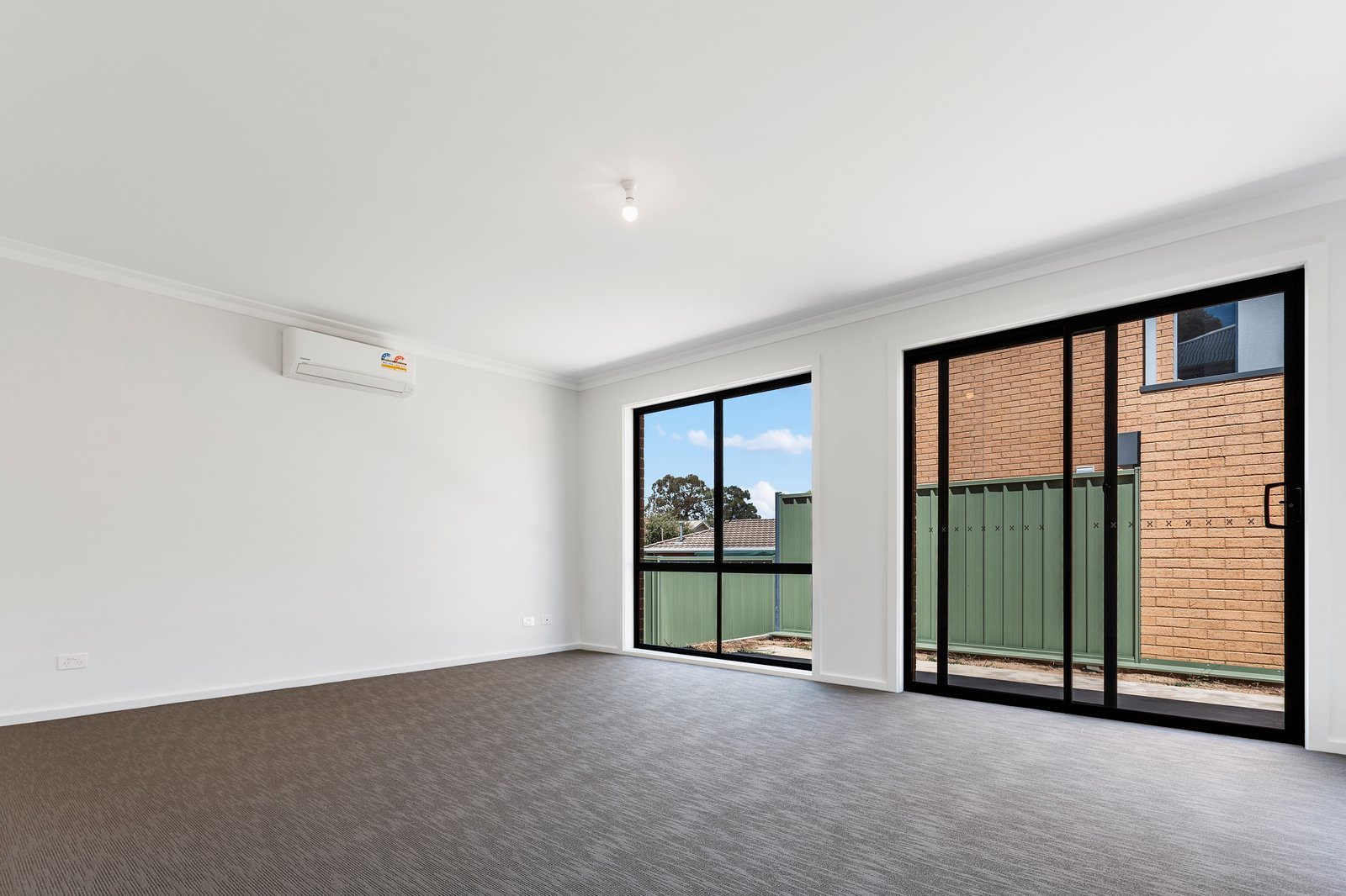 9/7 Rosemont Crescent KENNINGTON 6