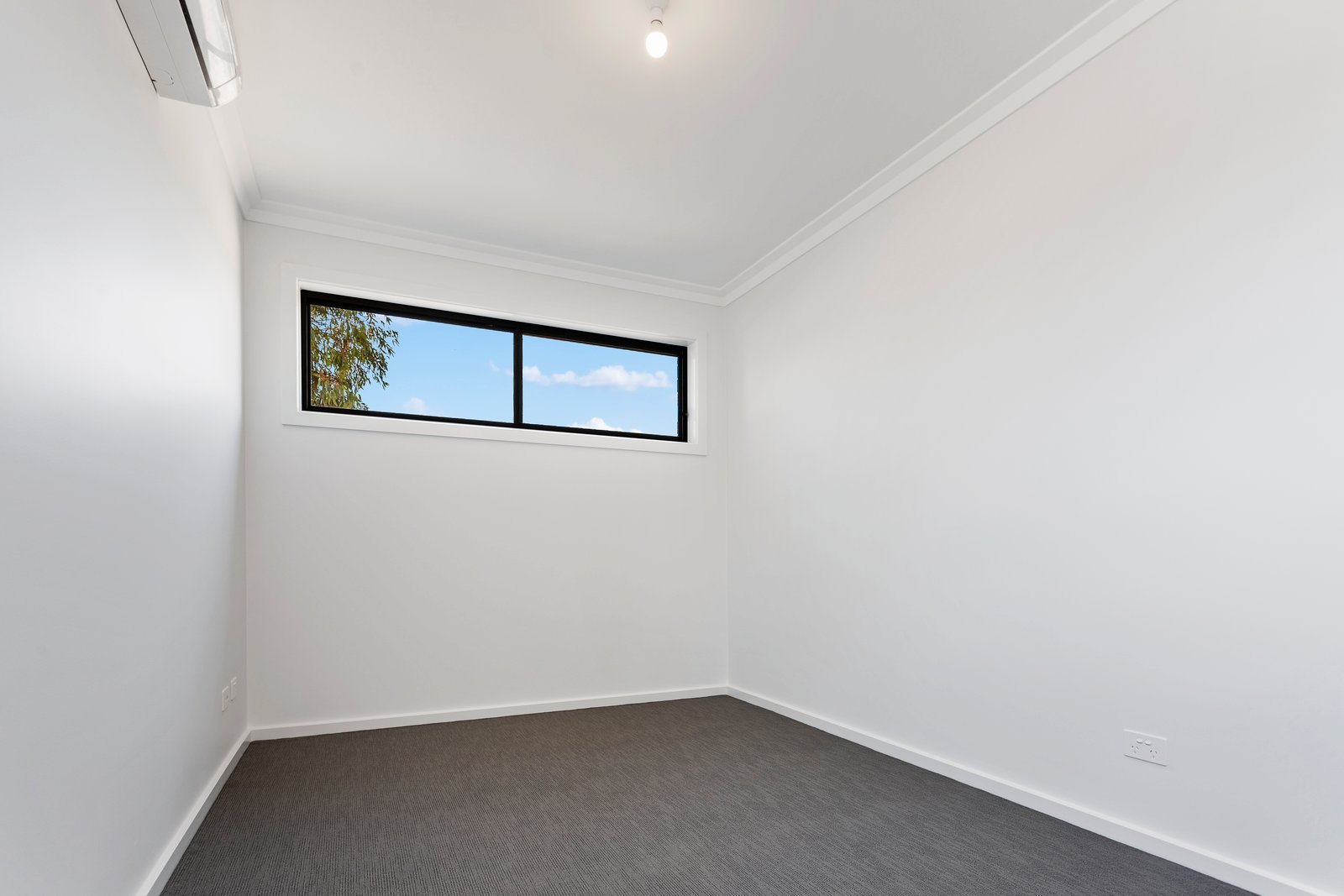 9/7 Rosemont Crescent KENNINGTON 10