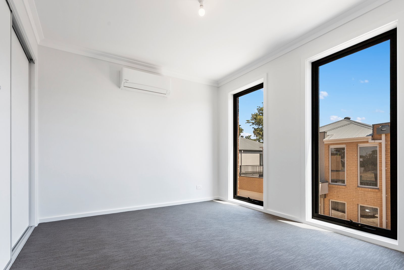 9/7 Rosemont Crescent KENNINGTON 11