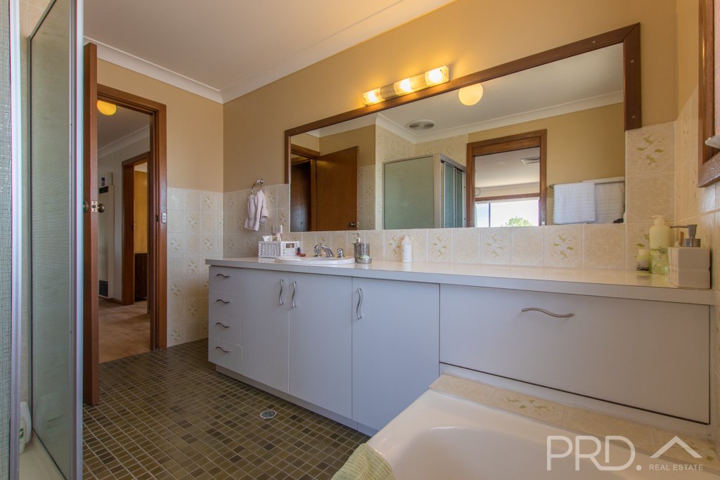 97 Russell Street TUMUT 5