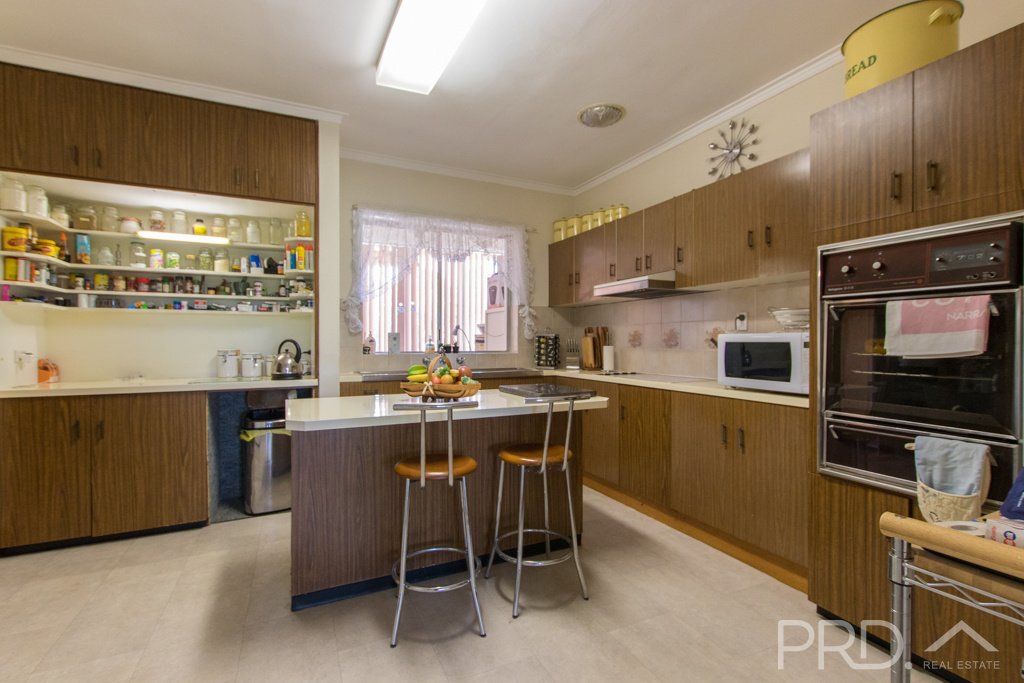 97 Russell Street TUMUT 10