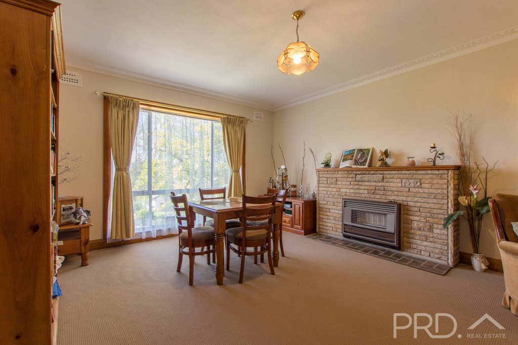 97 Russell Street TUMUT 12