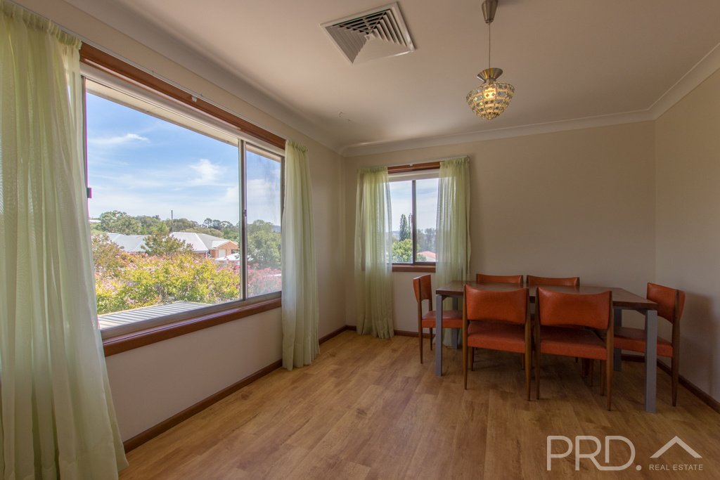 97 Russell Street TUMUT 16