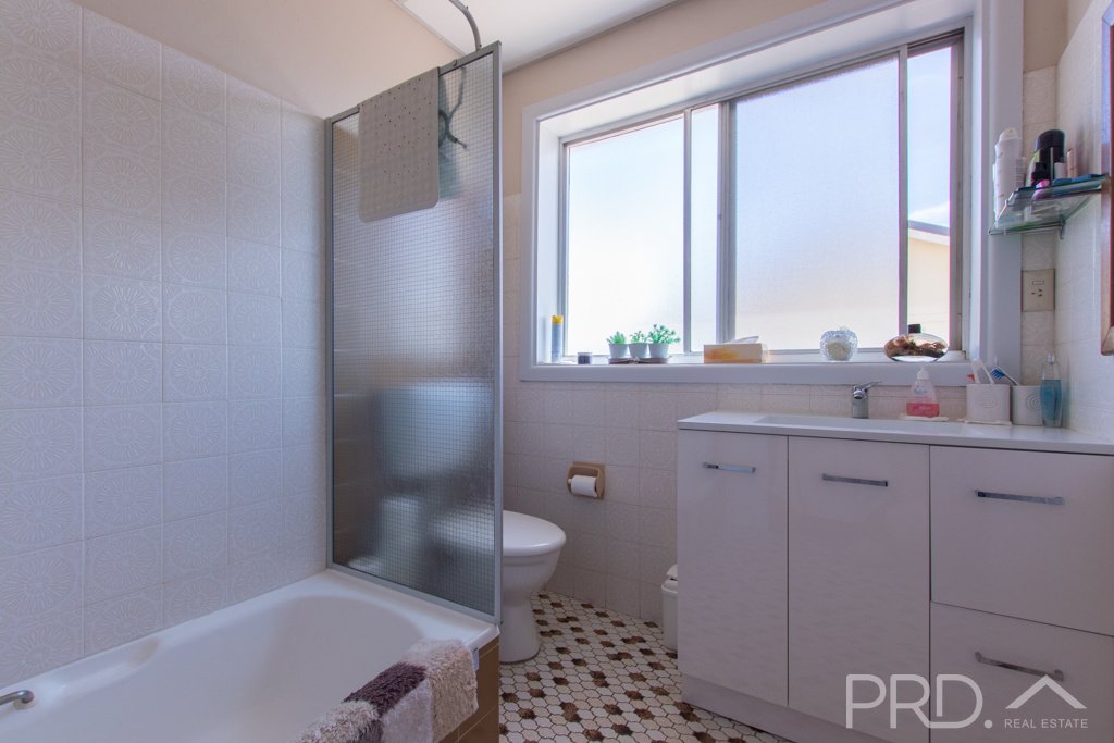 97 Russell Street TUMUT 17