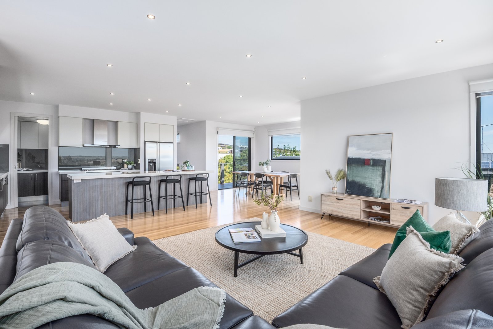 Gallery: 97 Stoneleigh Crescent