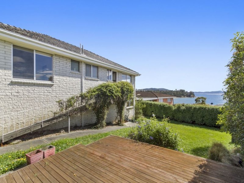 97 Wells Parade BLACKMANS BAY 4