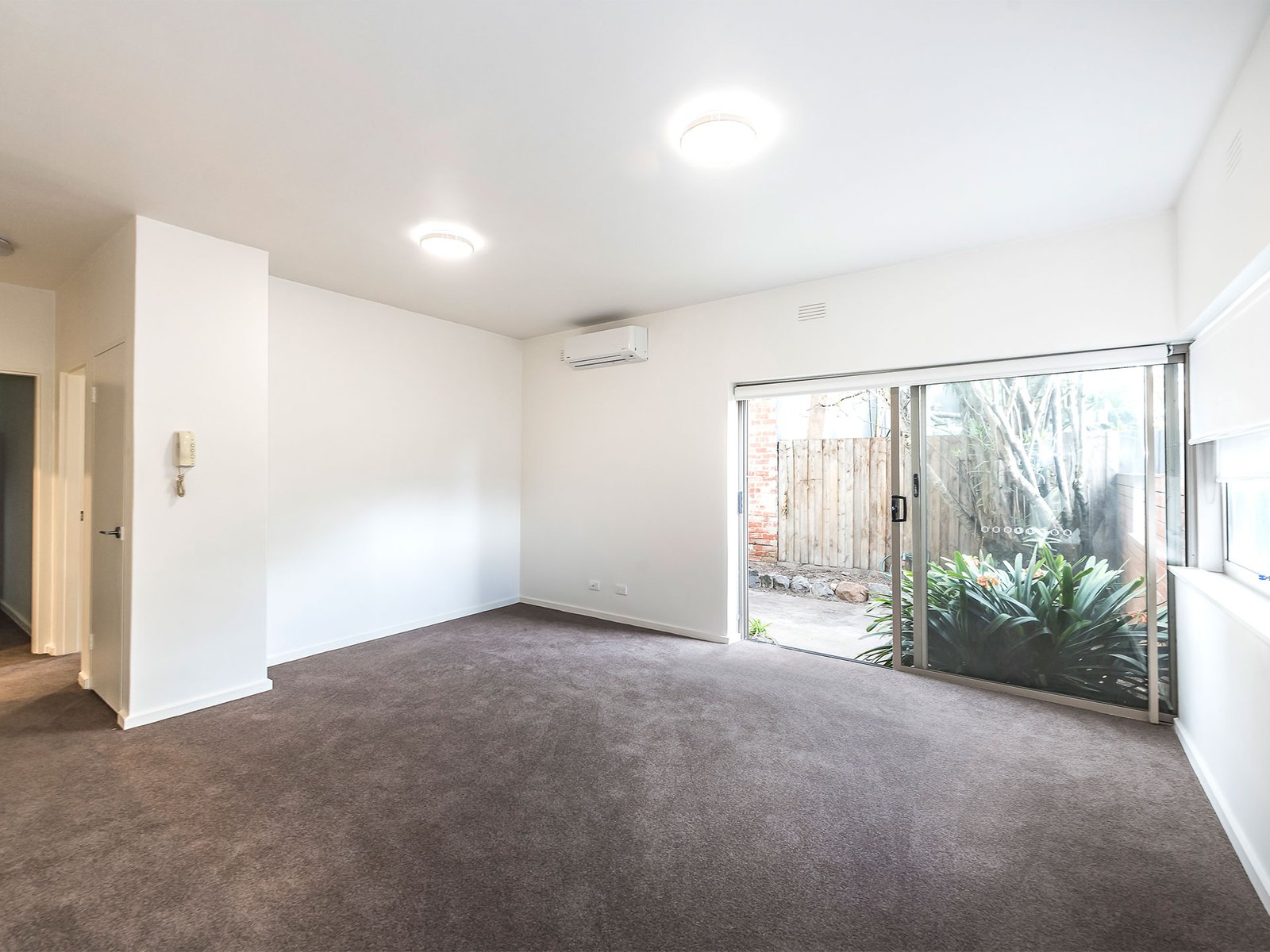 Gallery: 9/70 Beach Road
