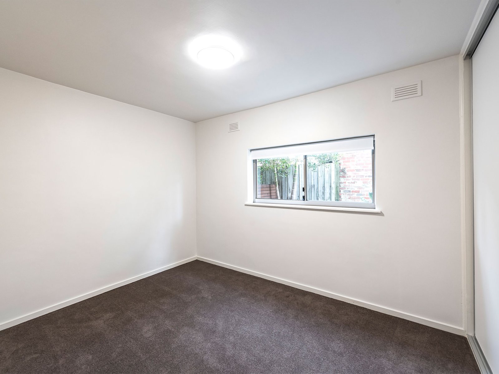 Gallery: 9/70 Beach Road
