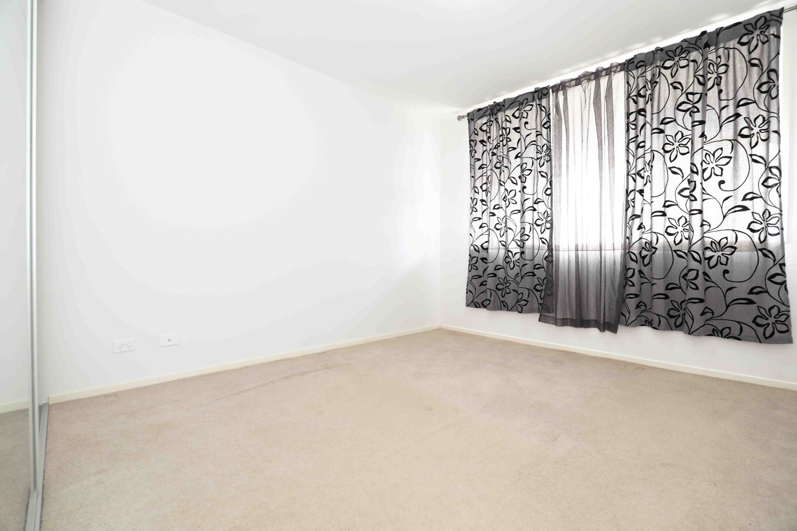 97/121 Easty Street PHILLIP 2