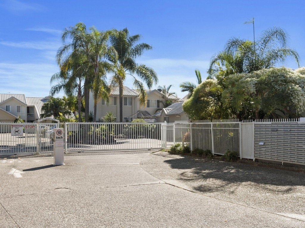 97/300 Cottesloe Drive MERMAID WATERS 8