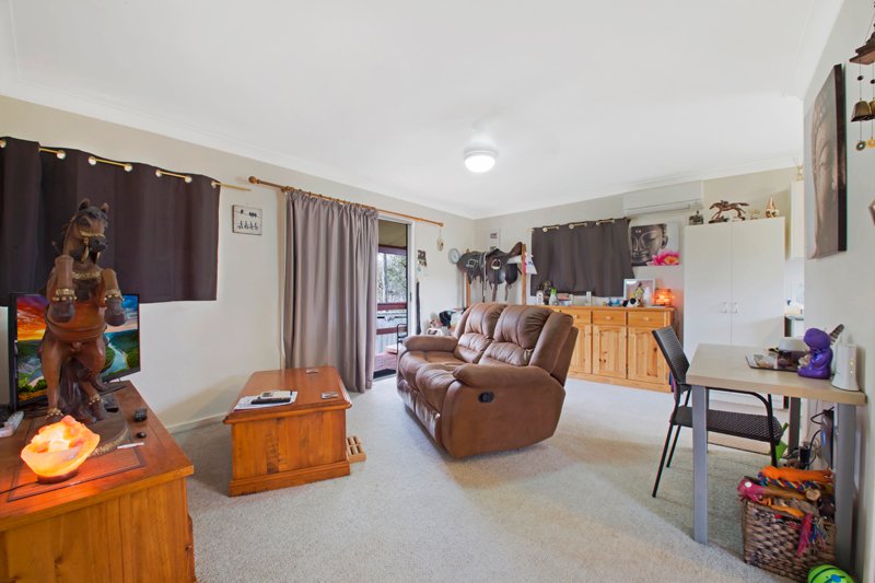 976 Lovedale Rd  LOVEDALE 8