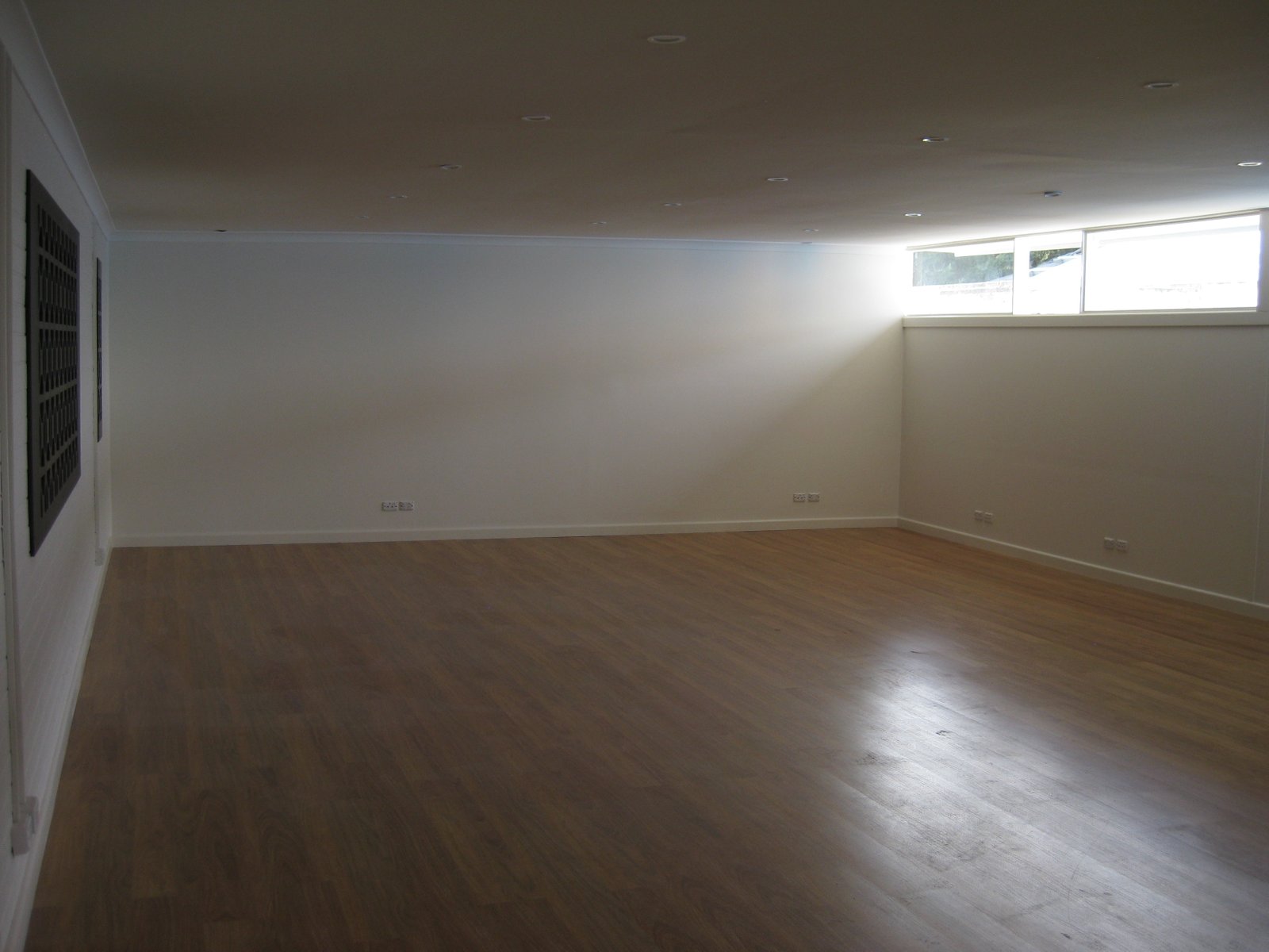 Gallery: 977 North Road