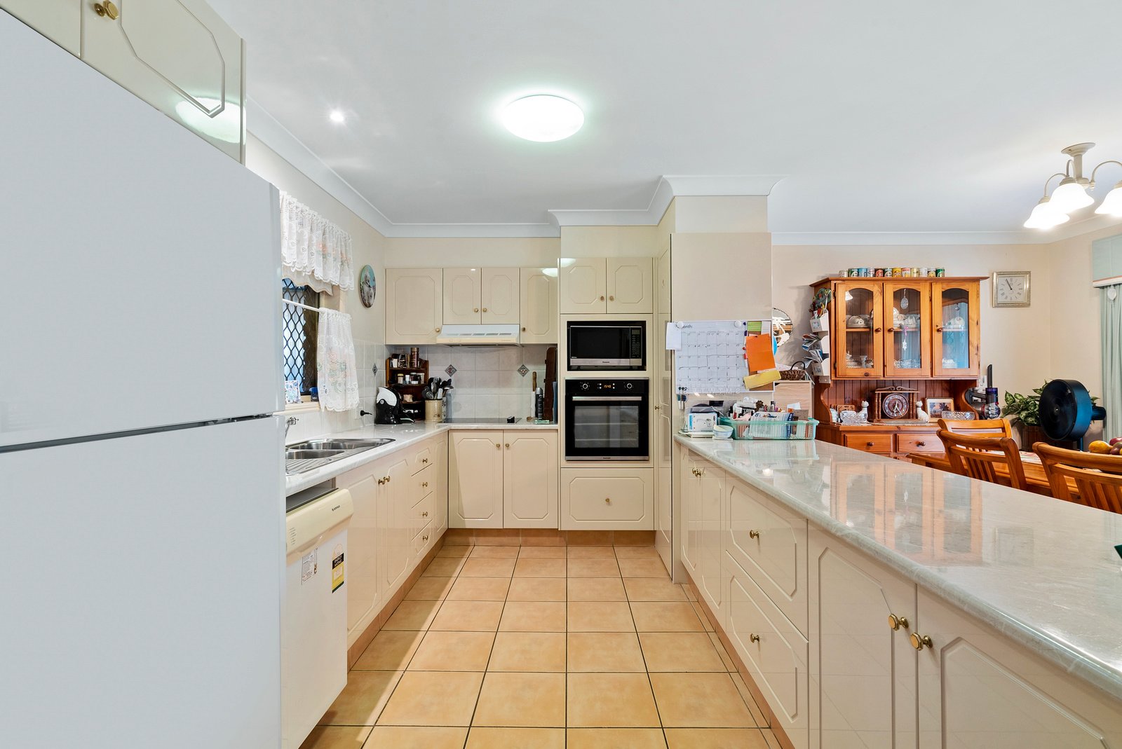 9/8 Advocate Place BANORA POINT 1