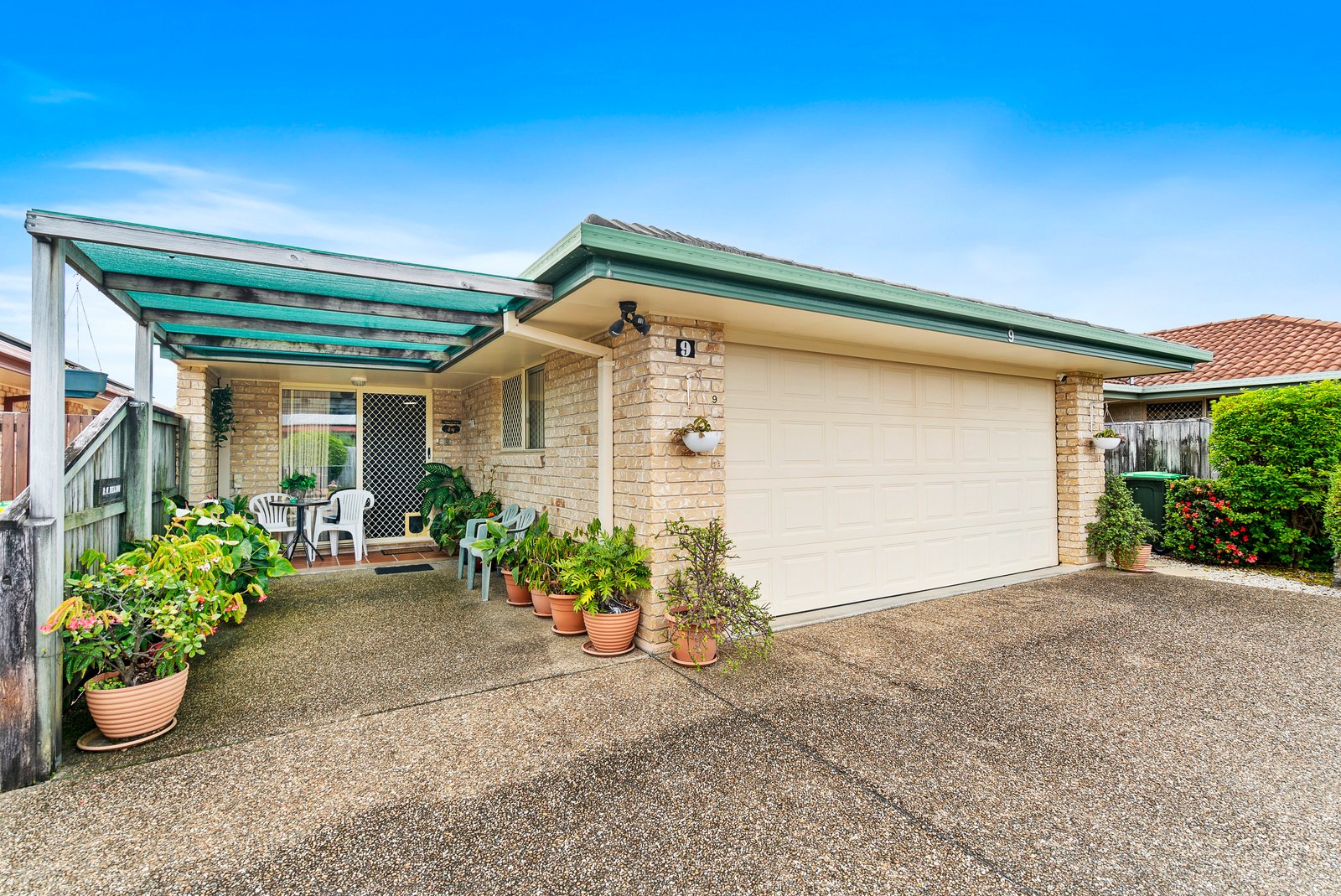 9/8 Advocate Place BANORA POINT 9