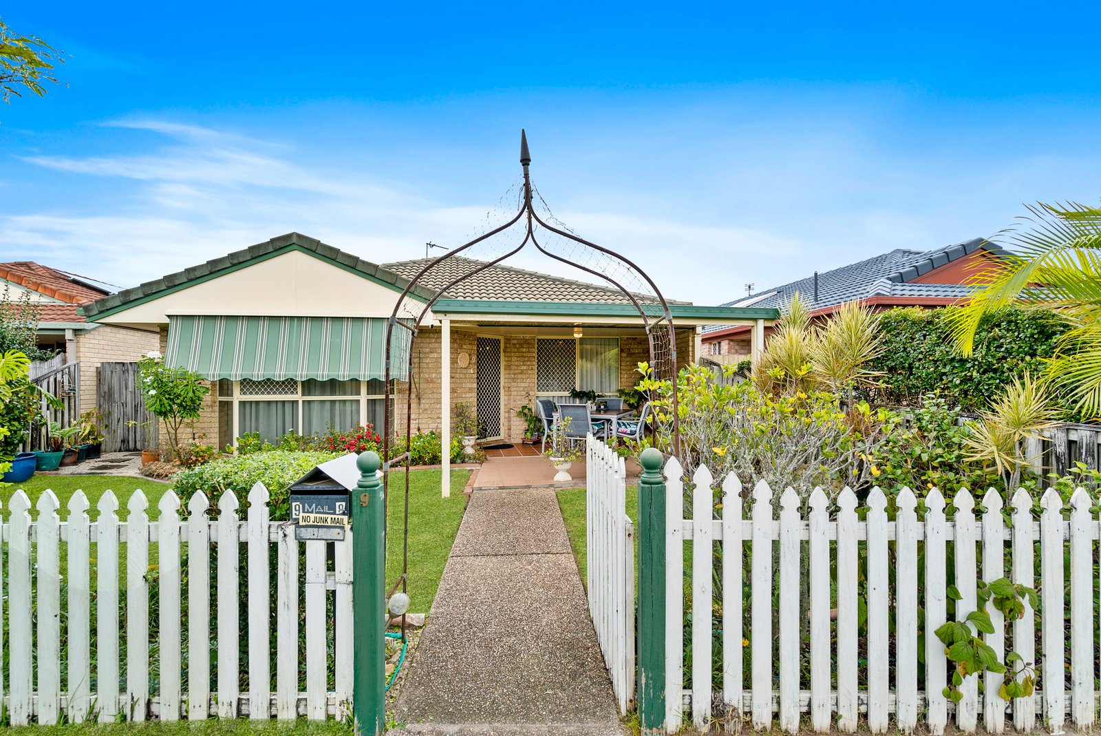 9/8 Advocate Place BANORA POINT 10