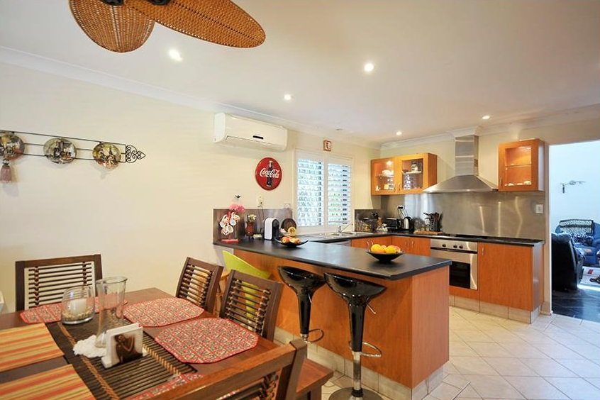 98 Alison Road CARRARA 4
