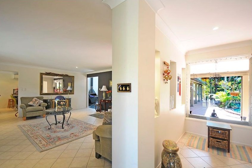 98 Alison Road CARRARA 6