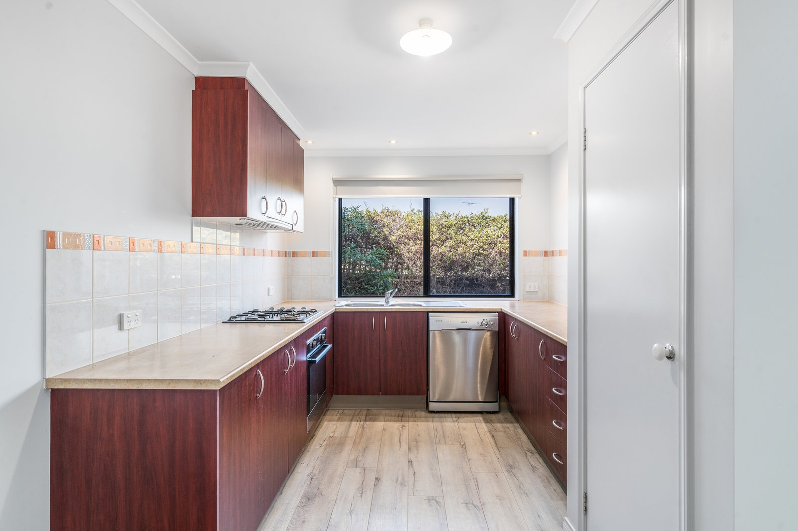 Gallery: 98 Barrands Lane