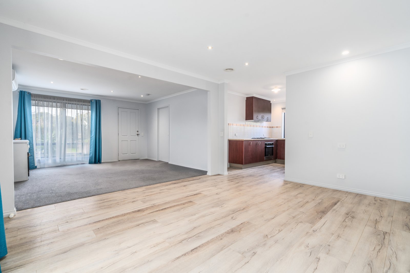 Gallery: 98 Barrands Lane
