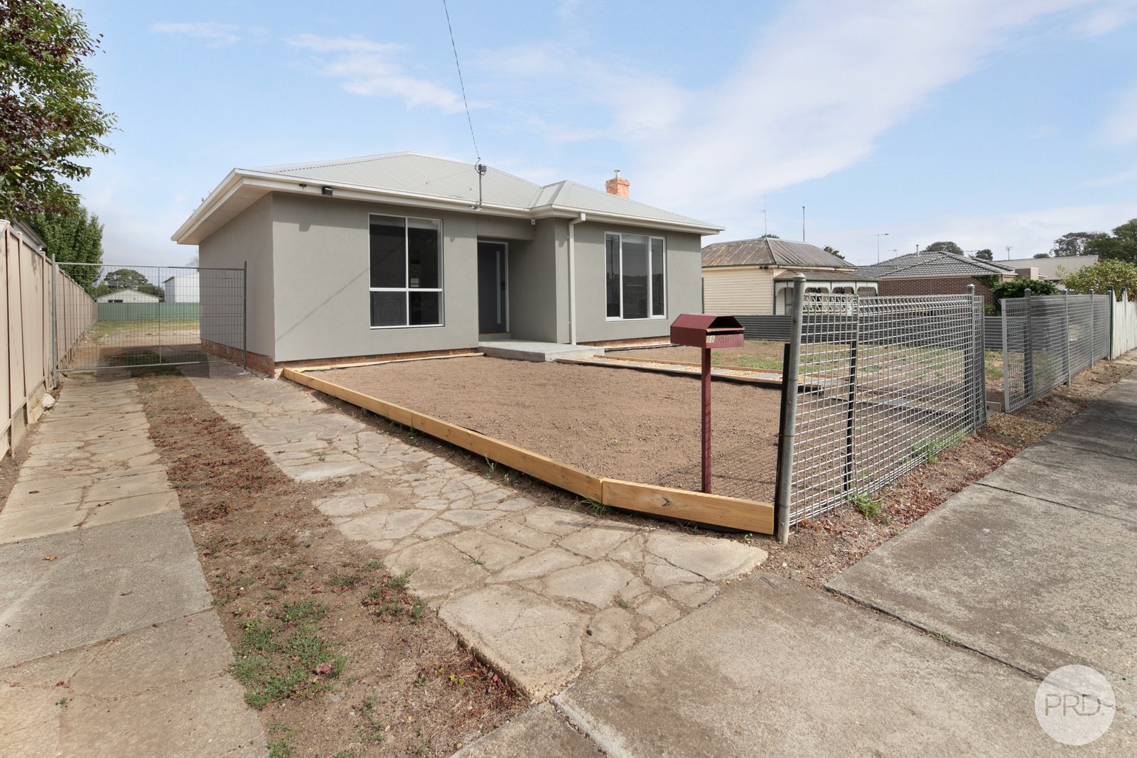98 Beverin St  SEBASTOPOL 2