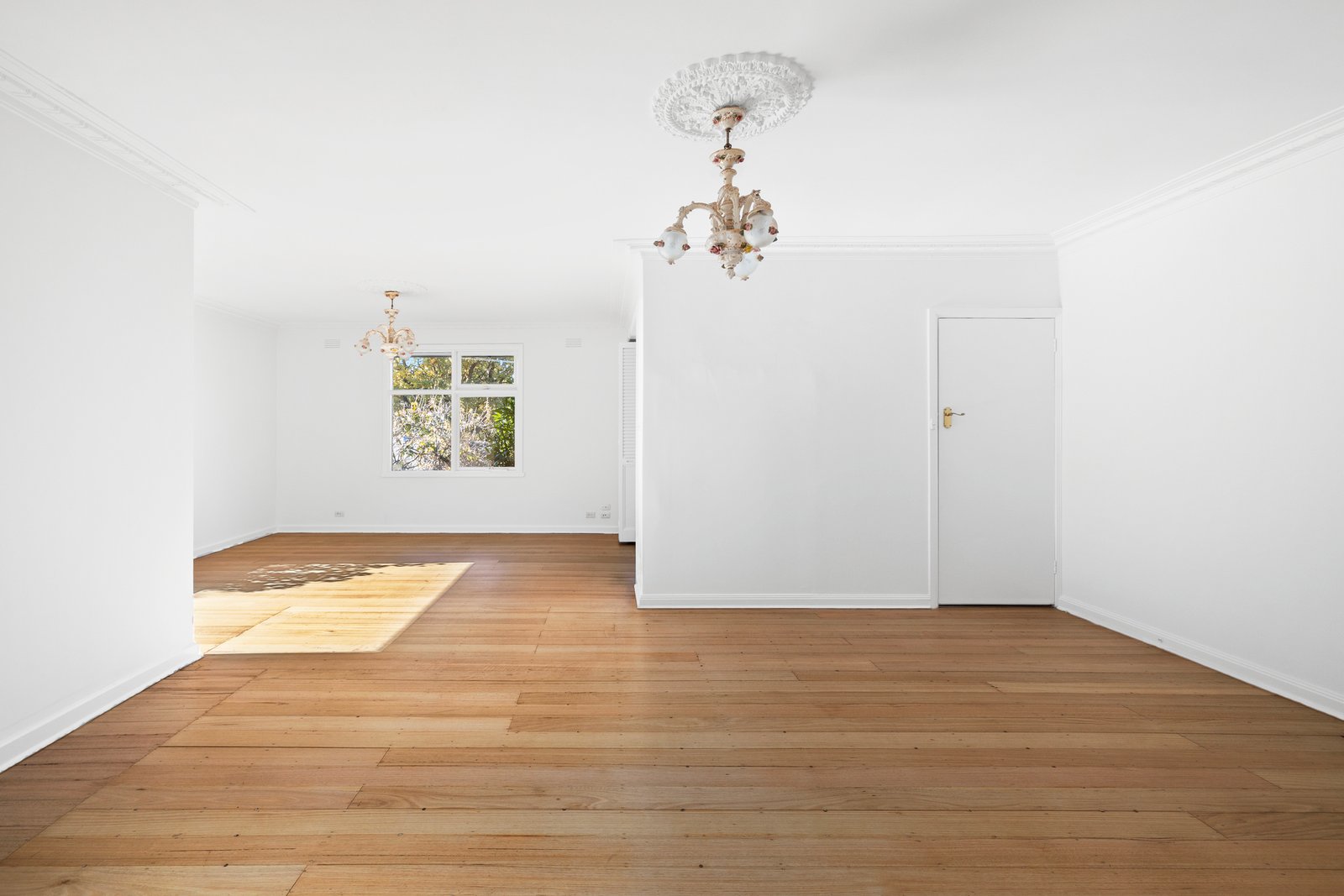 Gallery: 98 Centre Dandenong Road