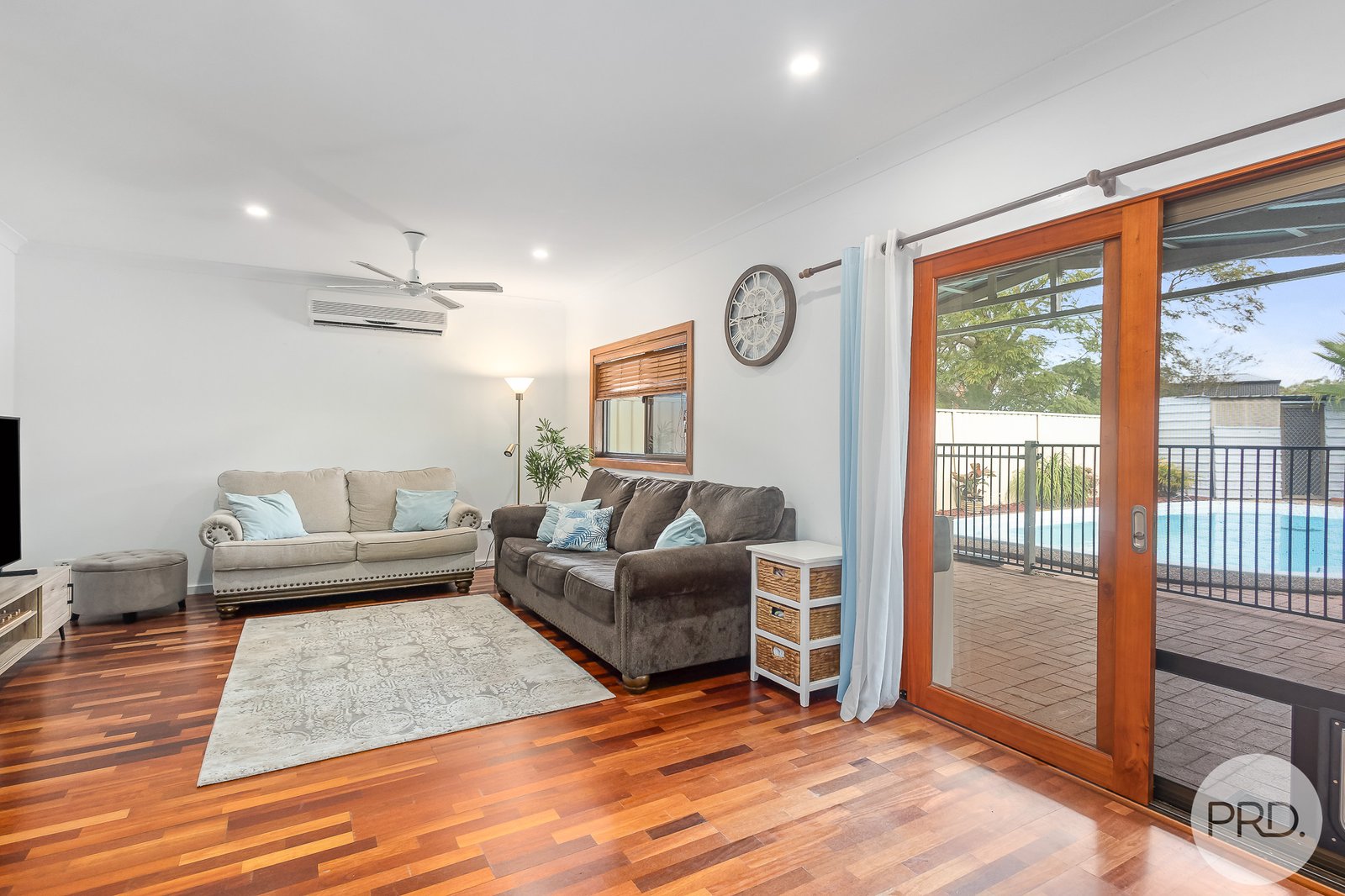 98 Clemenceau Crescent TANILBA BAY 2